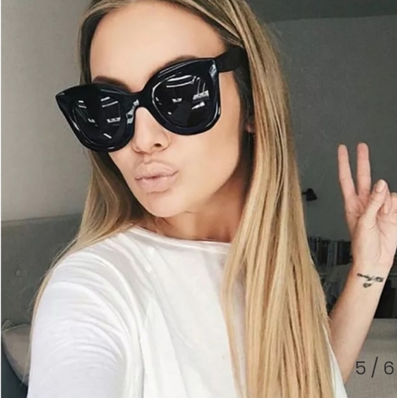 OVERSIZED DESIGNER STYLE SUNGLASSES 🕶😎 with soft case - Picture 8 of 11